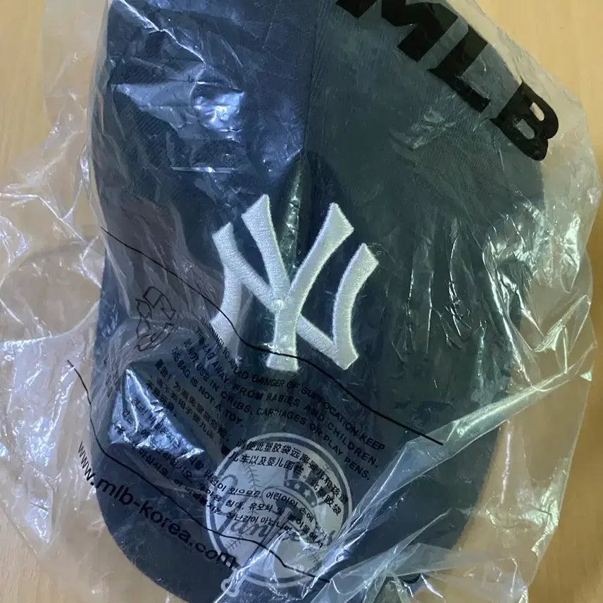 [BUNJANG] MLB New York Yankees Black Ball Cap / MLB 뉴욕 양키스 볼캡 블랙