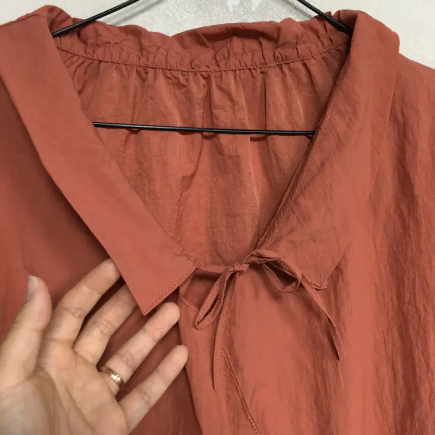 [BUNJANG] GCUT Button-Up Blouse / GCUT 지컷 바스락 블라우스 55