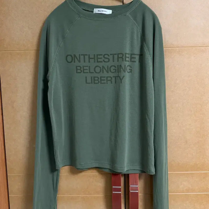 [BUNJANG] Millowoon Hol Raglan T-shirt (Green) / 밀로우먼 홀 래글런 티셔츠 (그린)