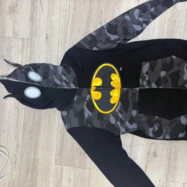 [BUNJANG] BAPE x DC Comics Batman Collaboration Hoodie / 베이프 x dc 콜라보 배트맨 후드집업