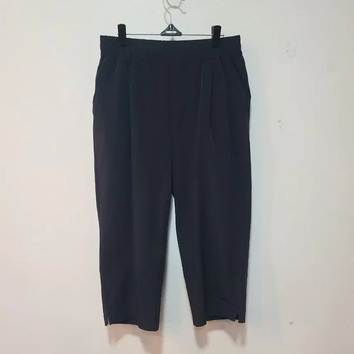 [BUNJANG] Black 7-Part Cropped Pants / 블랙 7부 크롭 팬츠