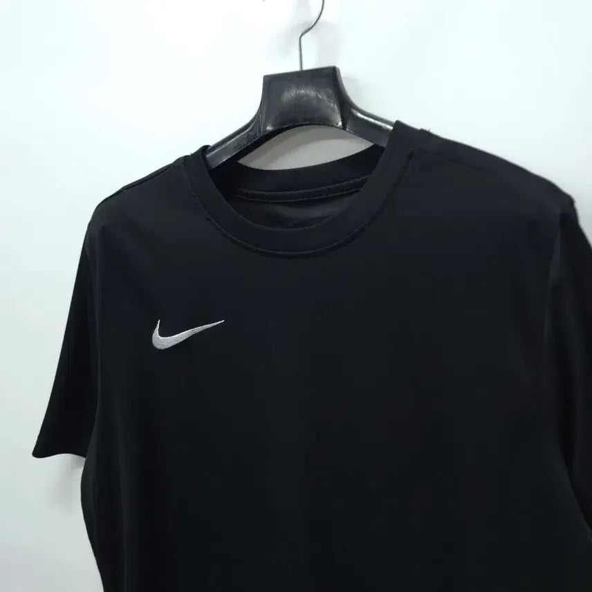 [BUNJANG] Nike Dri-FIT Swoosh T-Shirt Black / 나이키 드라이핏 기능성 스우시 반팔 (100)