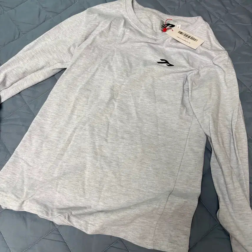 [BUNJANG] Horse Rabbit Long Sleeve T-Shirt Sky Blue One Size / 탄산마그네슘 홀스 래빗 롱슬리브 스카이블루  1사이즈