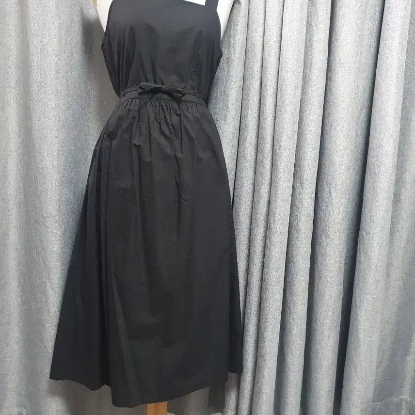 [BUNJANG] M Black Sleeveless Dress / M블랙 슬리브리스 원피스