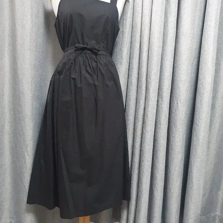 [BUNJANG] M Black Sleeveless Dress / M블랙 슬리브리스 원피스