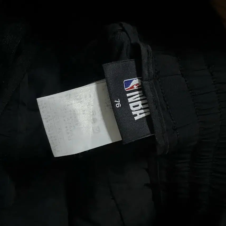 [BUNJANG] NBA Black Lettering Training Shorts / NBA 검정색 반바지 레터링 트레이닝