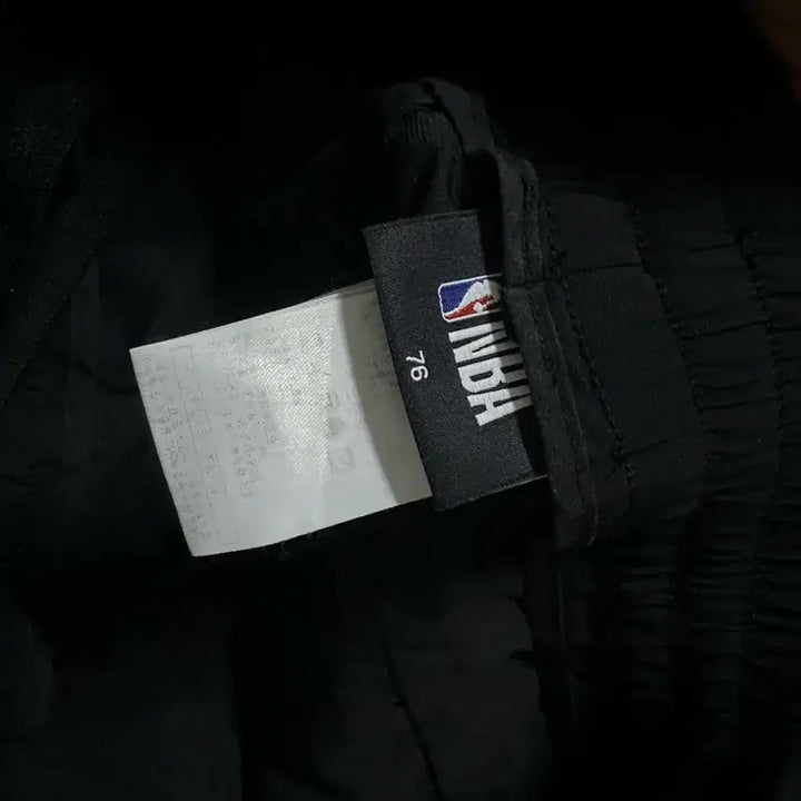 [BUNJANG] NBA Black Lettering Training Shorts / NBA 검정색 반바지 레터링 트레이닝