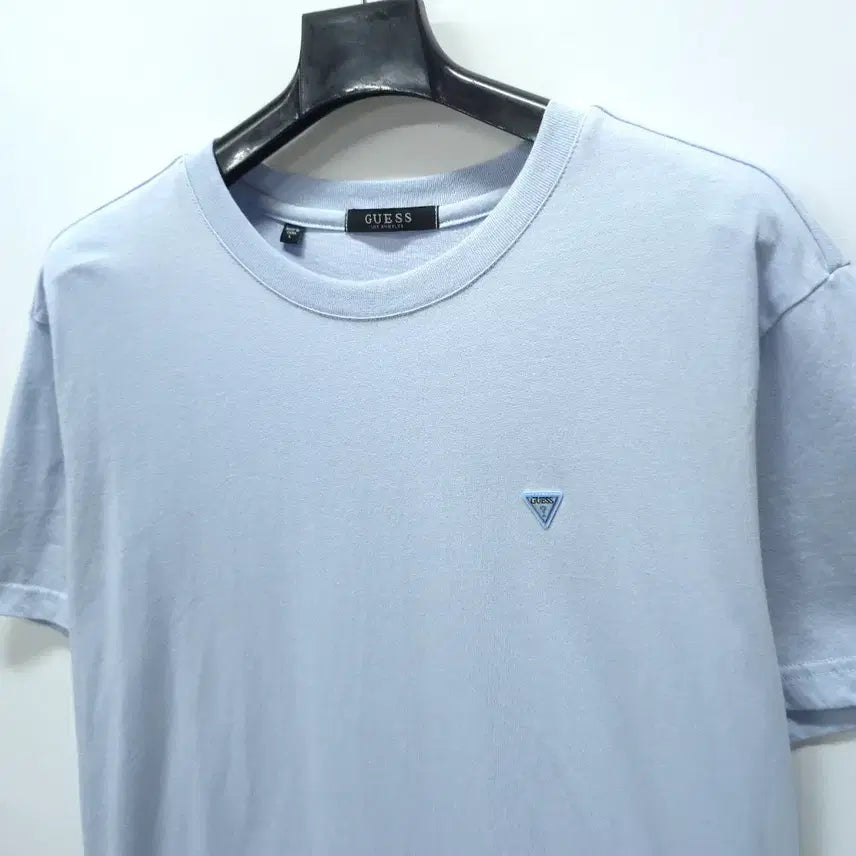 [BUNJANG] Guess Mini Logo Sky Blue Short Sleeve T-Shirt (Size L / Fits 95-100) / 게스(GUESS) 미니로고 스카이 반팔 (95~100)
