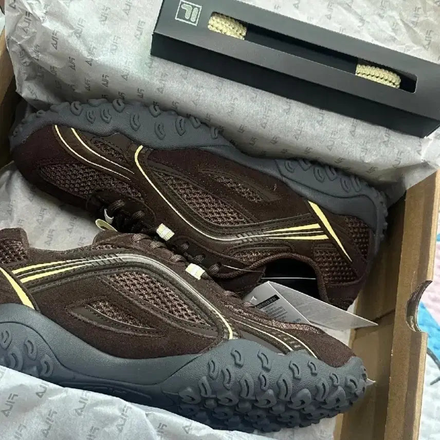[BUNJANG] Fila Eshafe Choco Hiking Boots (240) / 휠라 에샤페 초코 240