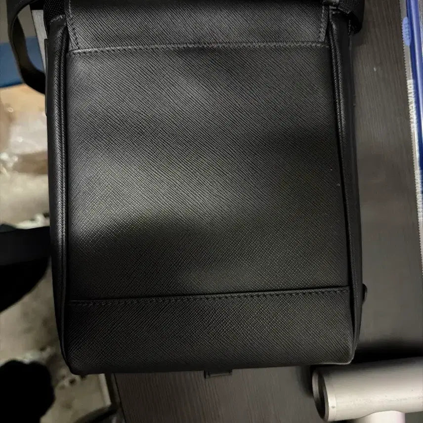[BUNJANG] Prada Saffiano Leather Messenger Bag Black / 프라다 블랙 사피아노 메신저백