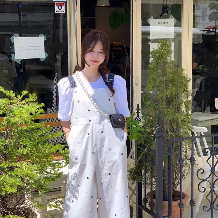 [BUNJANG] Bicyne Embroidered Overalls Pants Ivory / 바이씨니 자수 오버롤 팬츠:)