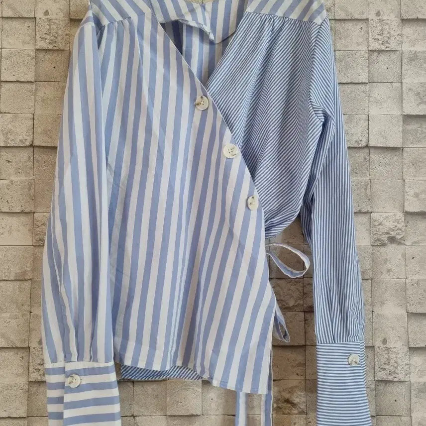 [BUNJANG] 8 Seconds Blue Wrap Style Blouse / 에잇세컨즈 블루 랩스타일 블라우스