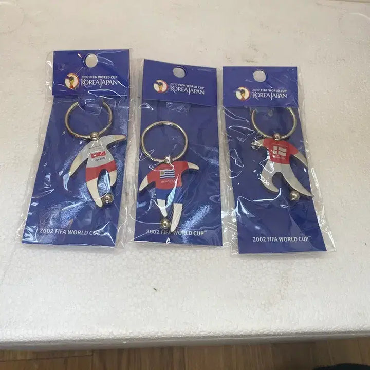 [BUNJANG] 2002 World Cup Metal Keychains (Poland, Uruguay, Denmark) - Set of 3 / 2002년 월드컵 고급 메탈 열쇠고리 3개 /  요316