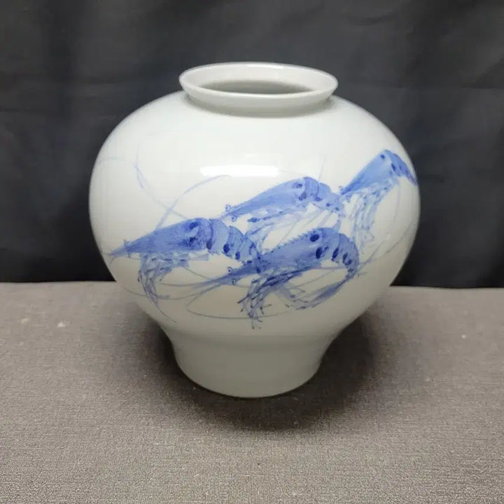 [BUNJANG] Songam Yo Celadon Porcelain White Porcelain Blue-and-White Shrimp Pattern Maebyeong Vase / 송암요 백자 청화 새우문 매병 도자기