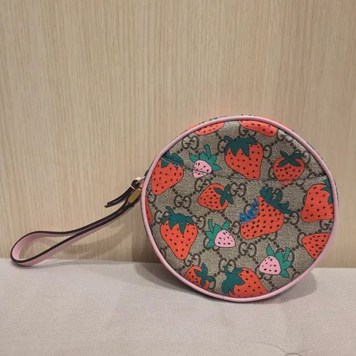 [BUNJANG] Gucci GG Strawberry Coin Pouch / 구찌 GG 스트로베리 동전 지갑 파우치