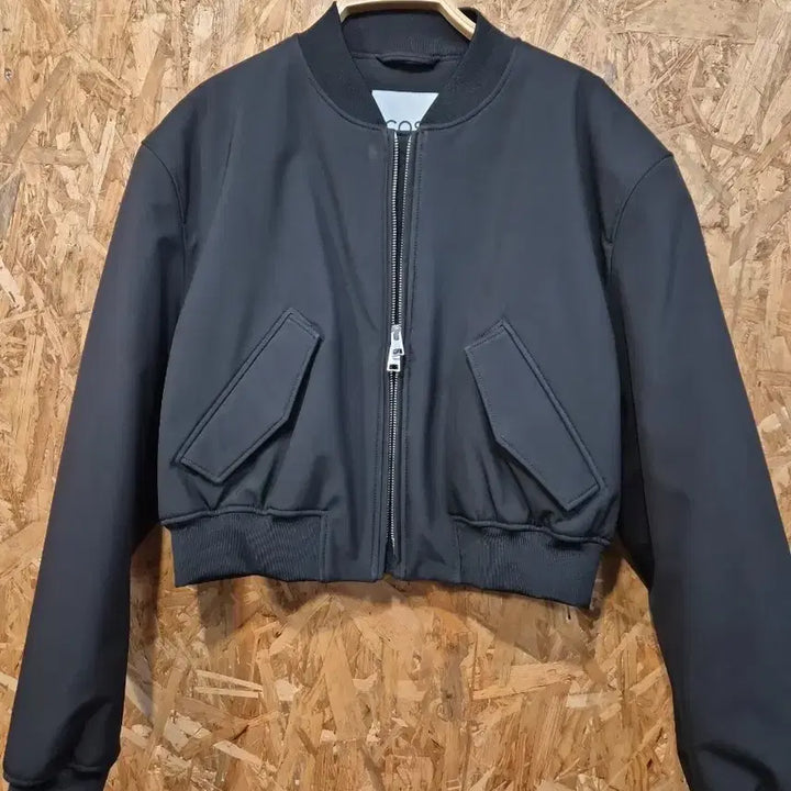 [BUNJANG] COS Cropped Padded Bomber Jacket Black M / COS 코스 크롭 패디드 봄버 자켓 블랙 M