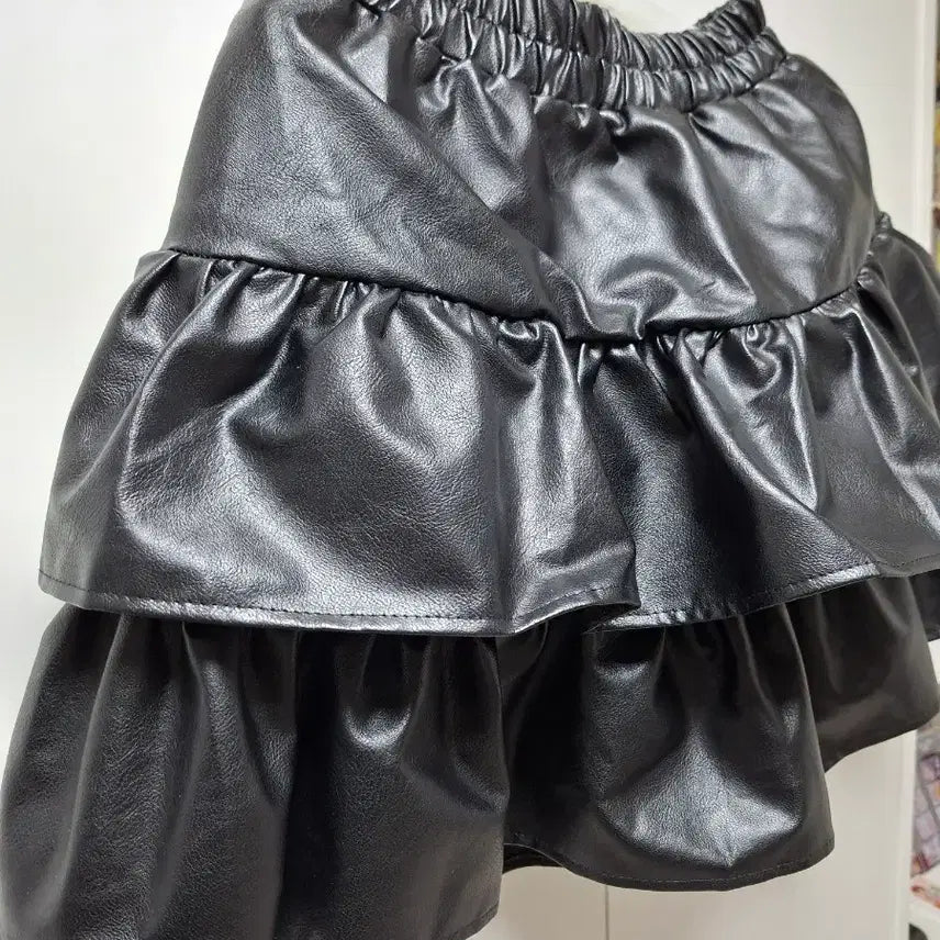 [BUNJANG] Black Leather Ruffled Mini Skirt / 레더 캉캉 치마 미니스커트