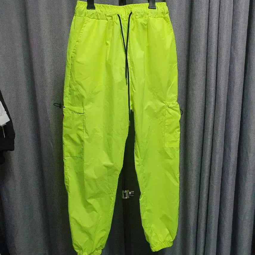 [BUNJANG] Stitch Fluorescent Jogger Pants / 스티치 형광 조거팬츠