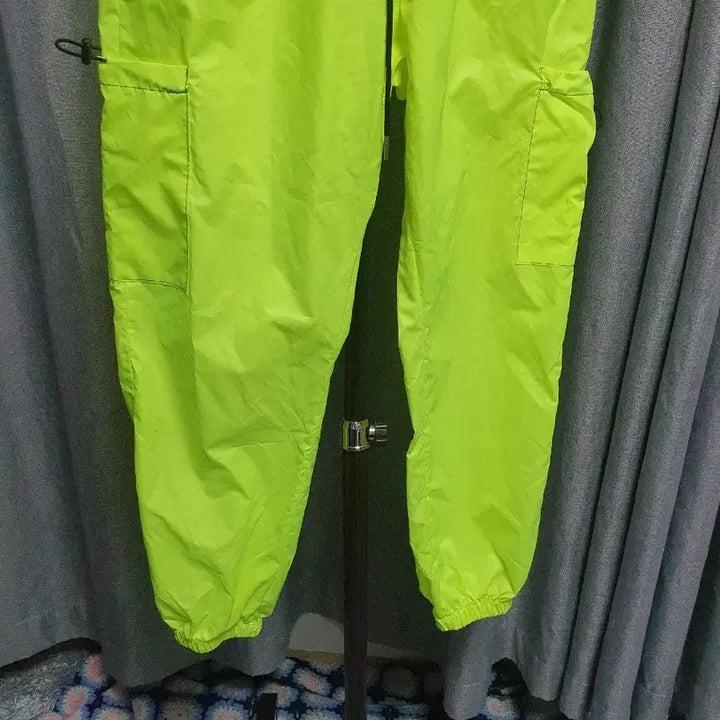 [BUNJANG] Stitch Fluorescent Jogger Pants / 스티치 형광 조거팬츠