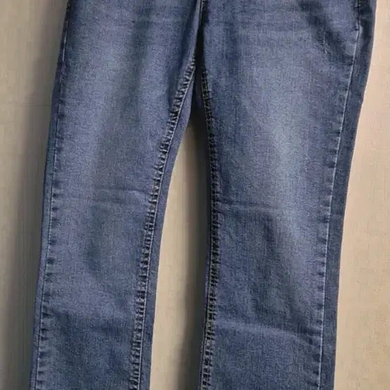 [BUNJANG] FLY UP Two-Button Cut-off Hem Jeans (Size S) / FLY UP 투버튼 청바지 S