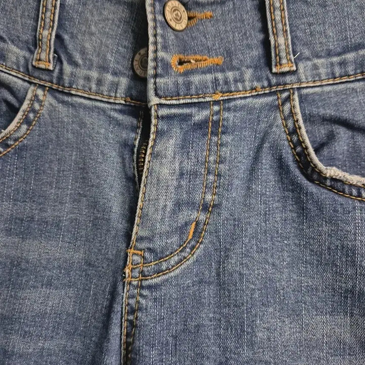 [BUNJANG] FLY UP Two-Button Cut-off Hem Jeans (Size S) / FLY UP 투버튼 청바지 S