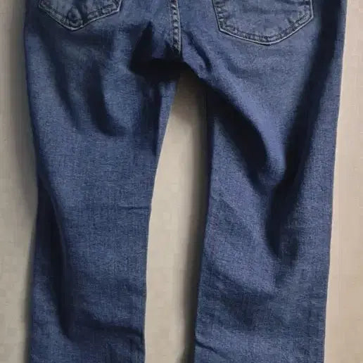 [BUNJANG] FLY UP Two-Button Cut-off Hem Jeans (Size S) / FLY UP 투버튼 청바지 S