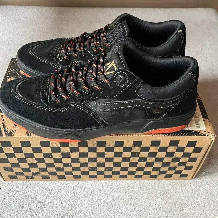 [BUNJANG] Vans Spitfire Collaboration Suede Sneakers Orange Size 265 / 반스 스핏파이어휠 265