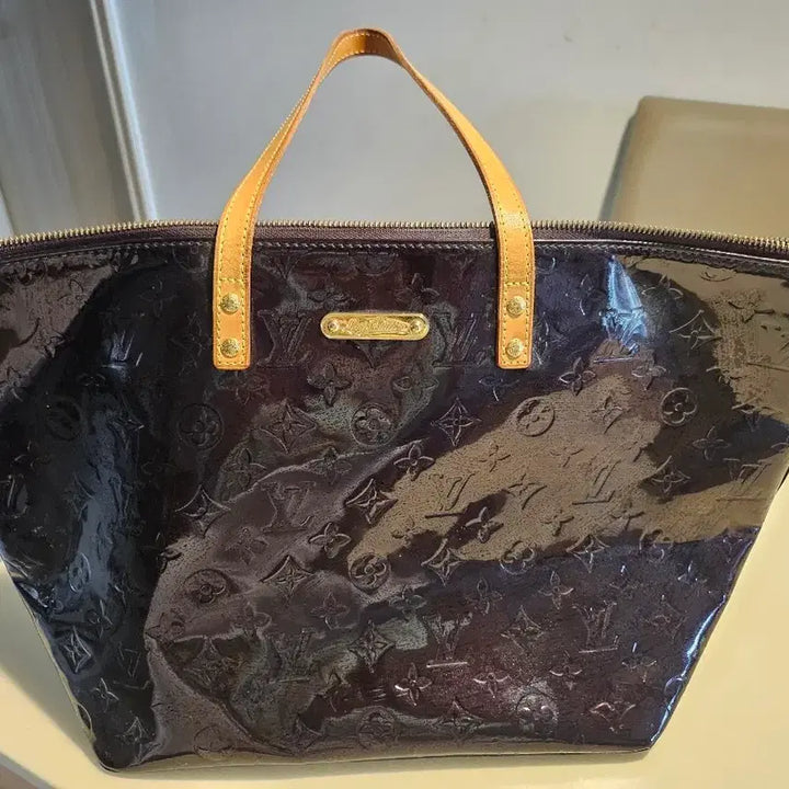 [BUNJANG] Louis Vuitton Large Enamel Shoulder Bag / 루이비통 애나멜 숄더백 라지
