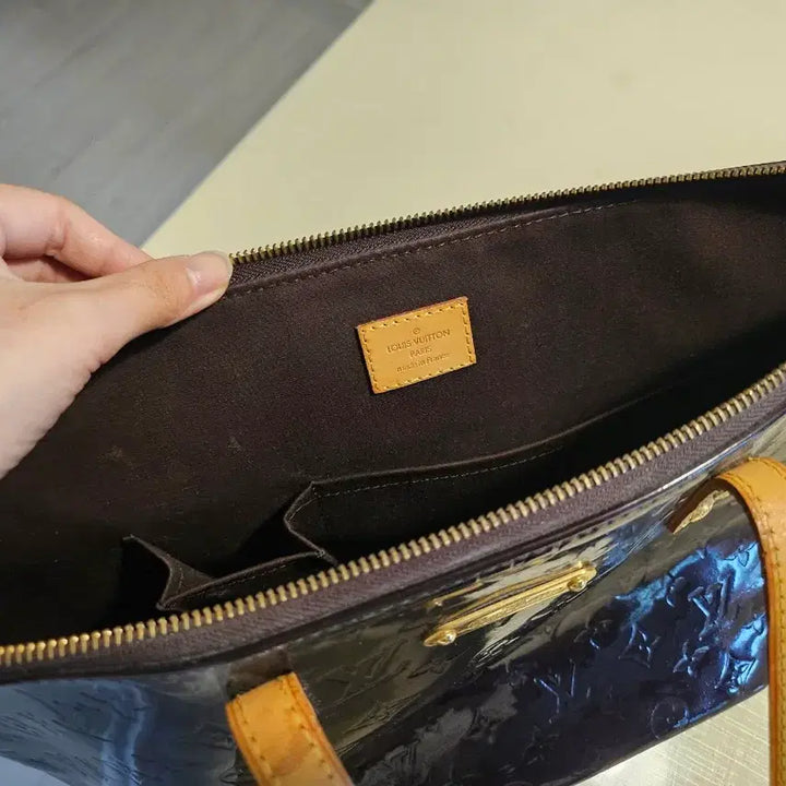 [BUNJANG] Louis Vuitton Large Enamel Shoulder Bag / 루이비통 애나멜 숄더백 라지