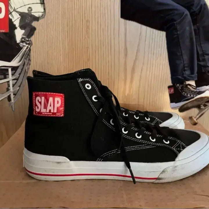 [BUNJANG] HUF x SLAP Magazine Classic Hi Sneakers (Black/Red) / HUF 허프 x SLAP 슬랩 컨버스 클래식 하이 280 스케이트 트레셔