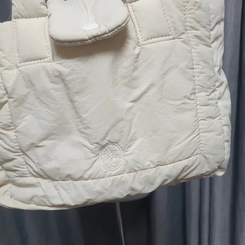 [BUNJANG] Anoetic Cream Tote Bag / 아노에틱 크림 토트백