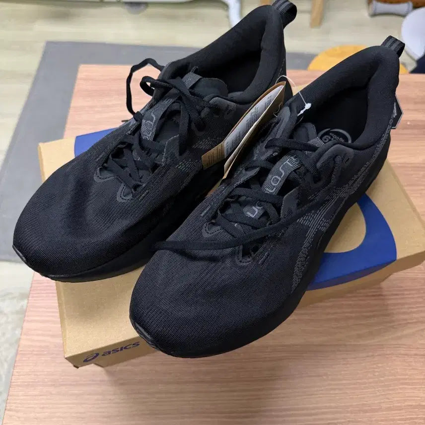 [BUNJANG] ASICS NovaBlast 5 Black Carrier Grey 2E Wide Running Shoes (280) / 아식스 노바블라스트 5 블랙 캐리어 그레이 - 2E 와이드 (280)