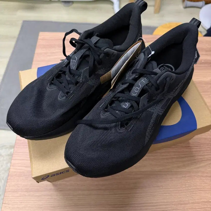 [BUNJANG] ASICS NovaBlast 5 Black Carrier Grey 2E Wide Running Shoes (280) / 아식스 노바블라스트 5 블랙 캐리어 그레이 - 2E 와이드 (280)