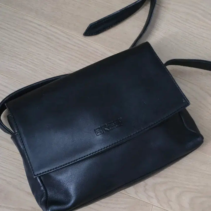 [BUNJANG] Bree Leather Crossbody Bag / Bree 브리 레더 크로스백