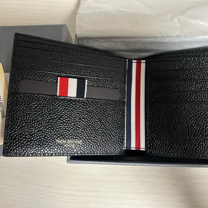 [BUNJANG] Thom Browne Pebble Grain Leather Billfold Wallet Black / 톰브라운 페블 그레인 레더 빌 폴드 지갑 블랙 새상품