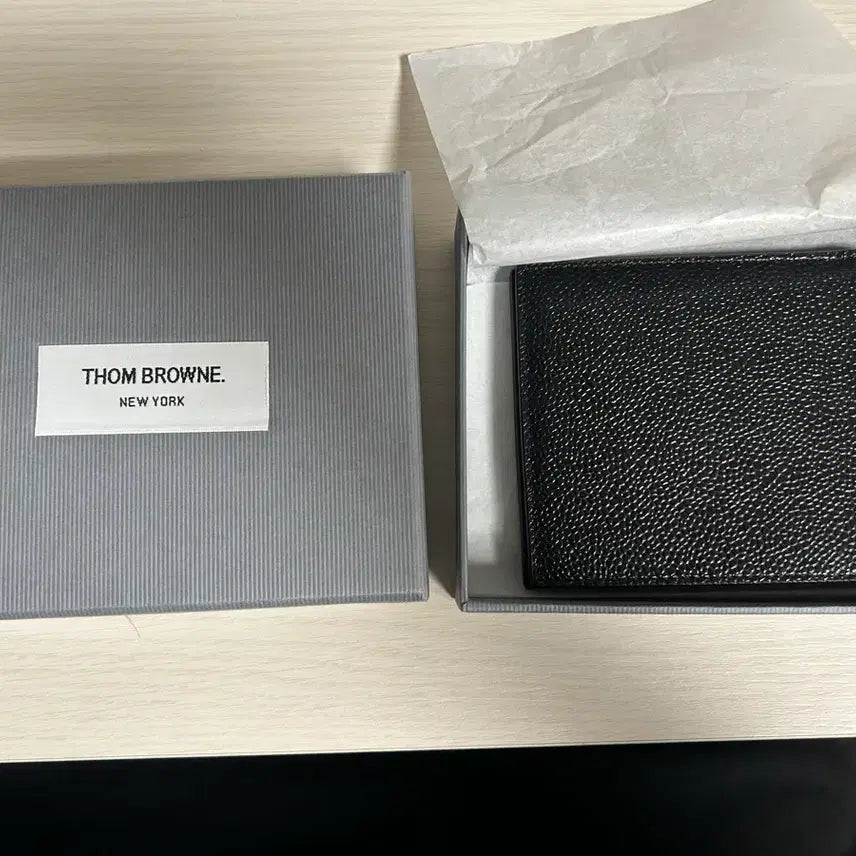 [BUNJANG] Thom Browne Pebble Grain Leather Billfold Wallet Black / 톰브라운 페블 그레인 레더 빌 폴드 지갑 블랙 새상품