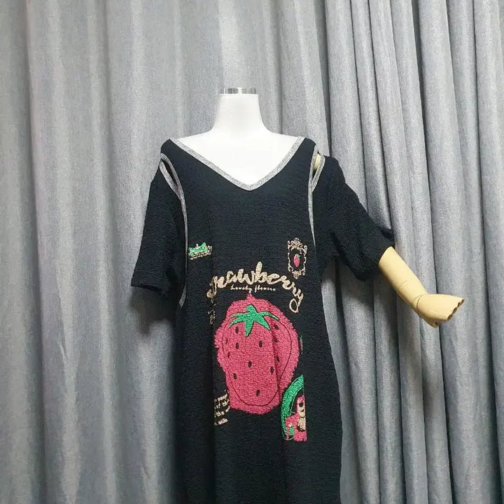 [BUNJANG] Strawberry Cute Maxi Dress / 딸기 귀염 맥시원피스