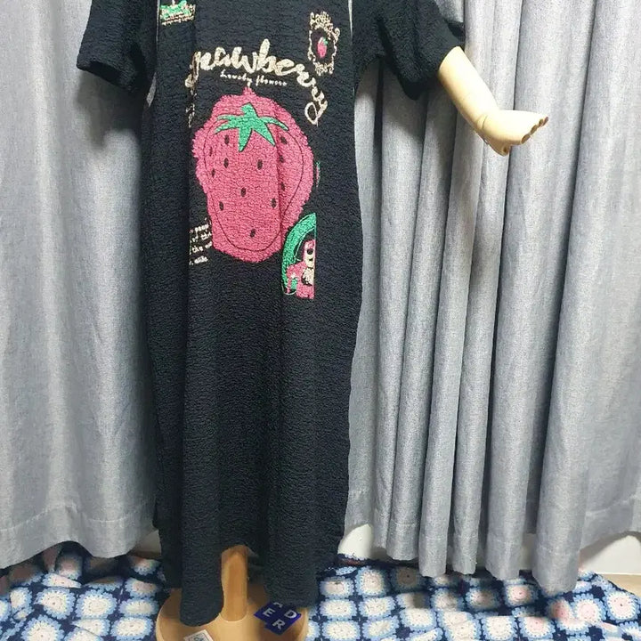 [BUNJANG] Strawberry Cute Maxi Dress / 딸기 귀염 맥시원피스