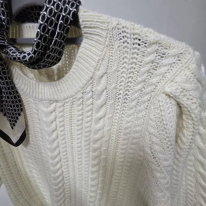 [BUNJANG] Shoulder Puff Cable Knit Sweater (Ivory, Size 55-66) / 어깨퍼프 케이블니트 (55~66)