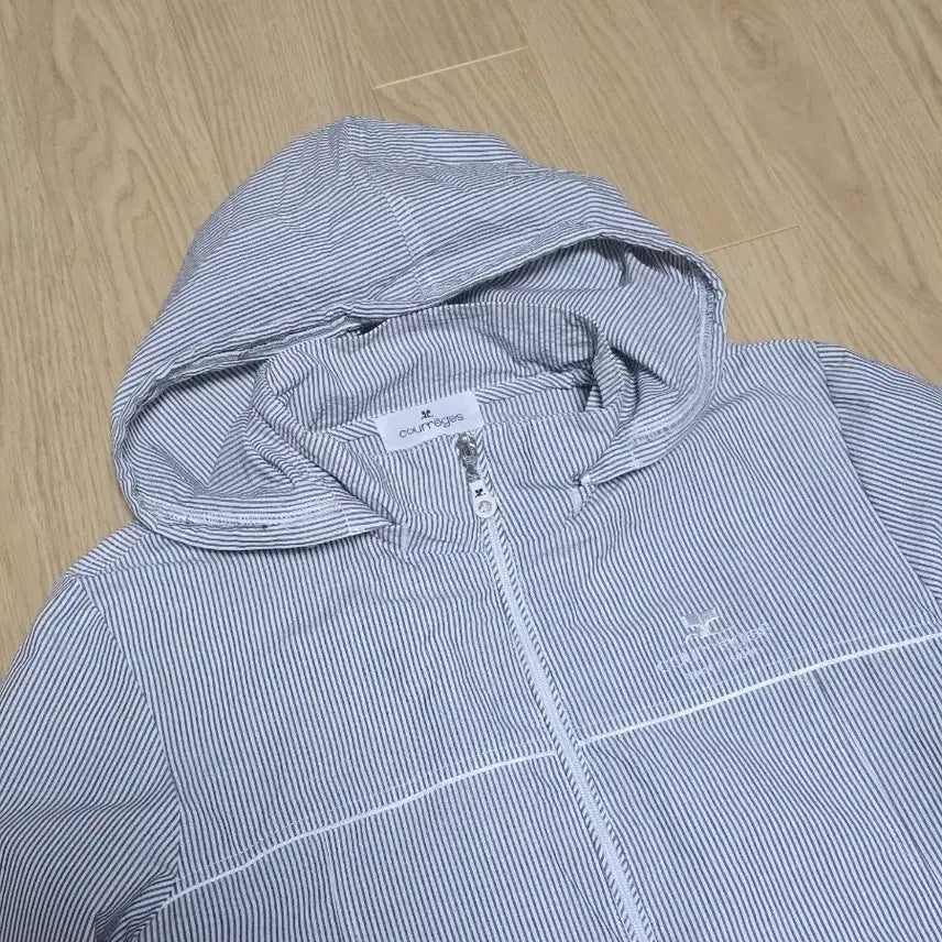 [BUNJANG] Courreges Striped Hood Windbreaker Size 38 / 꾸레쥬 스트라이프 후드 바람막이 38
