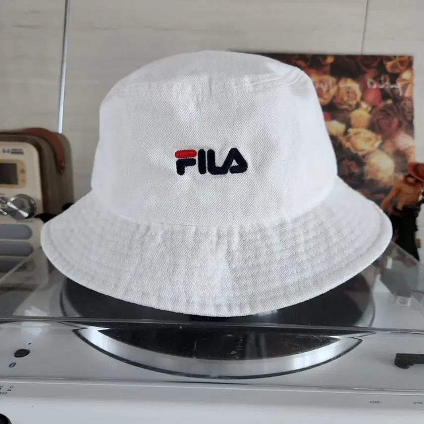 [BUNJANG] Fila White Bucket Hat (Size 56-57) / 휠라 화이트 버킷햇 사이즈 56에서57