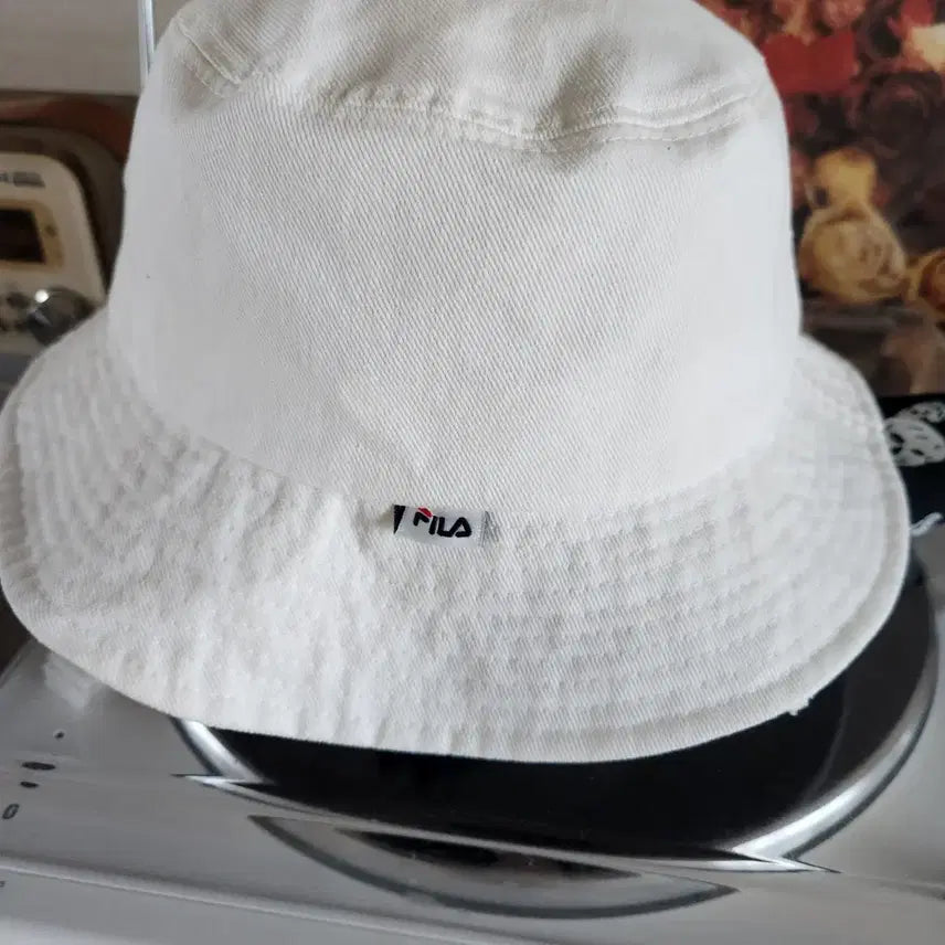 [BUNJANG] Fila White Bucket Hat (Size 56-57) / 휠라 화이트 버킷햇 사이즈 56에서57