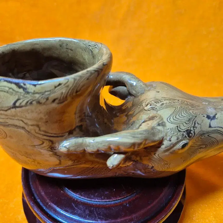 [BUNJANG] Chinese Celadon Porcelain Ox-Shaped Cup with Lianli Pattern / 중국도자기 연리문 우두형 잔