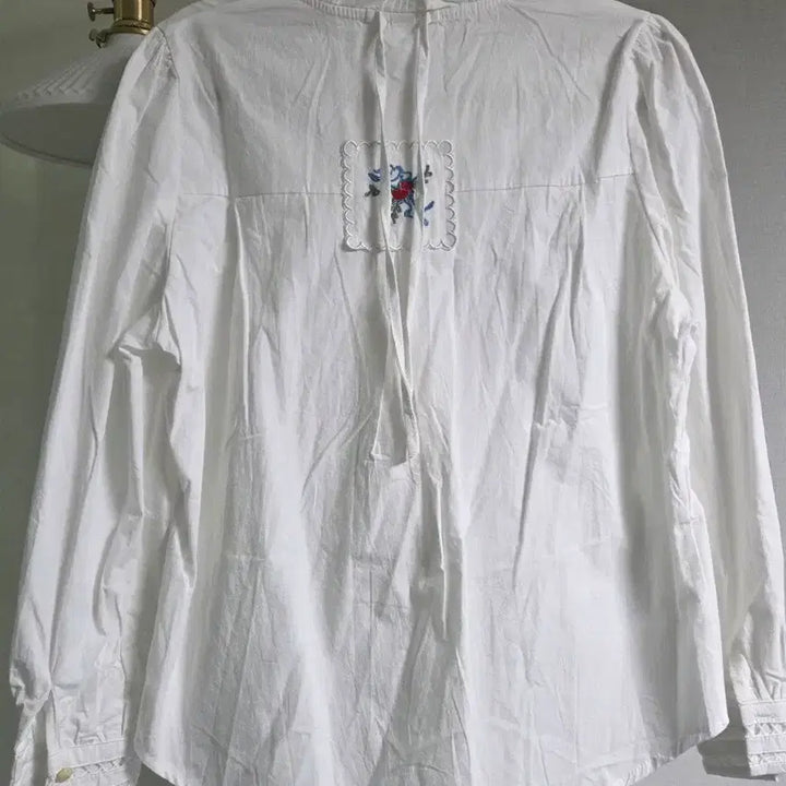 [BUNJANG] White Frill Blouse (L) / 화이트 프릴 블라우스 L