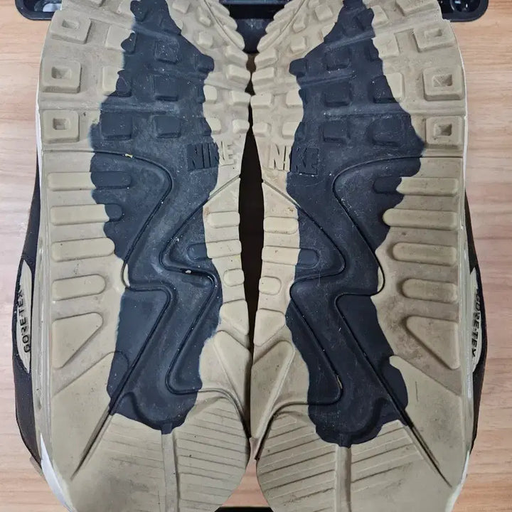 [BUNJANG] Nike Air Max 90 Gore-Tex Sneakers (265mm) / 나이키 에어맥스90 고어텍스 265사이즈