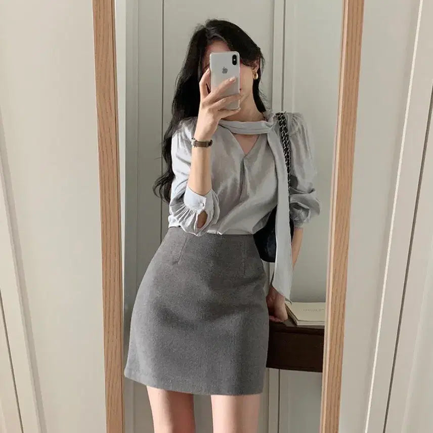 [BUNJANG] Impression Tulip Scarf Blouse / [자체제작] 퍼빗 임프레션 튤립 스카프 블라우스 아뜨랑스 프롬데이원
