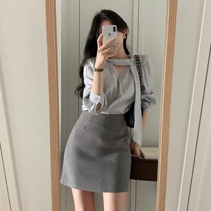 [BUNJANG] Impression Tulip Scarf Blouse / [자체제작] 퍼빗 임프레션 튤립 스카프 블라우스 아뜨랑스 프롬데이원