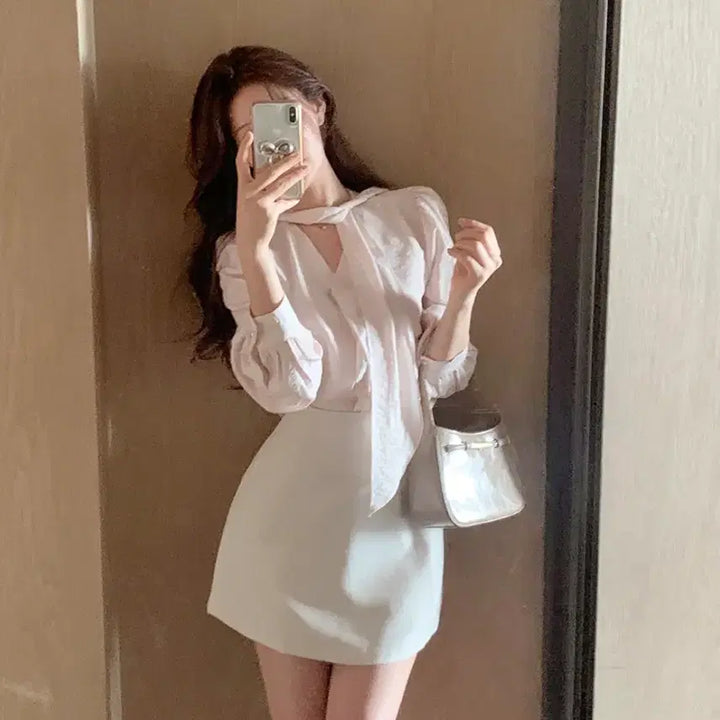 [BUNJANG] Self-Produced Impression Tulip Scarf Blouse / [자체제작] 퍼빗 임프레션 튤립 스카프 블라우스 아뜨랑스 프롬데이원