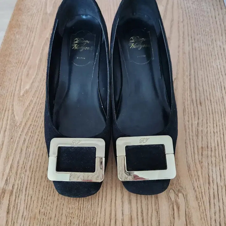 [BUNJANG] Roger Vivier Black Suede Buckle Flats / 로저비비에 블랙 스웨이드 플랫슈즈