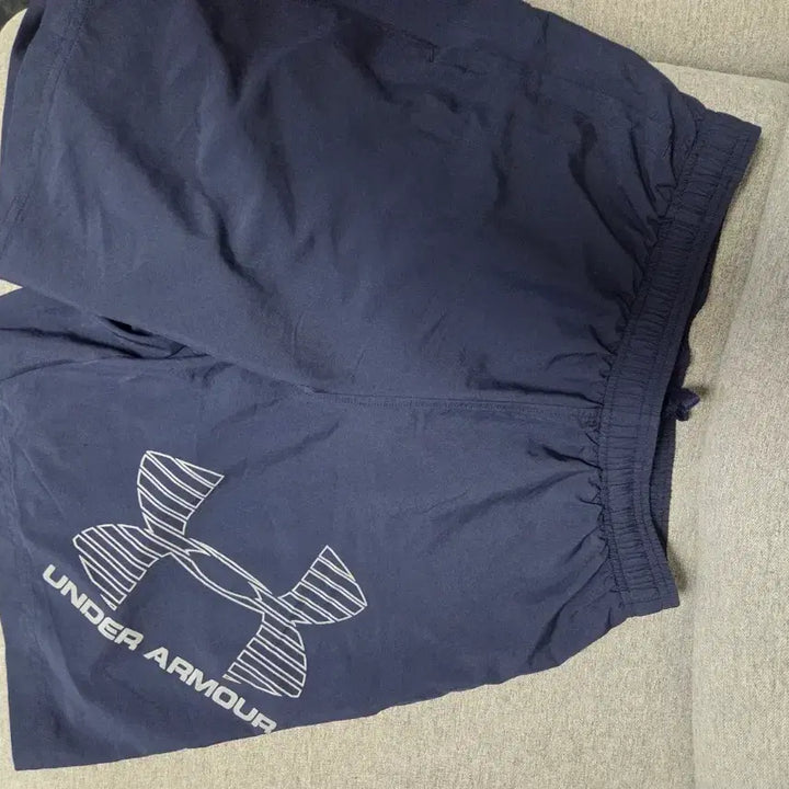 [BUNJANG] Under Armour Navy Shorts / 언더아머 네이비 반바지 100